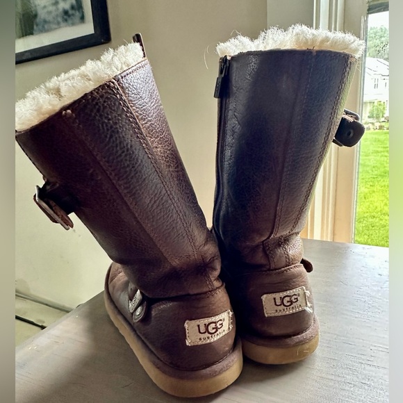 UGG Leather Boots with Shearling - Picture 3 of 13